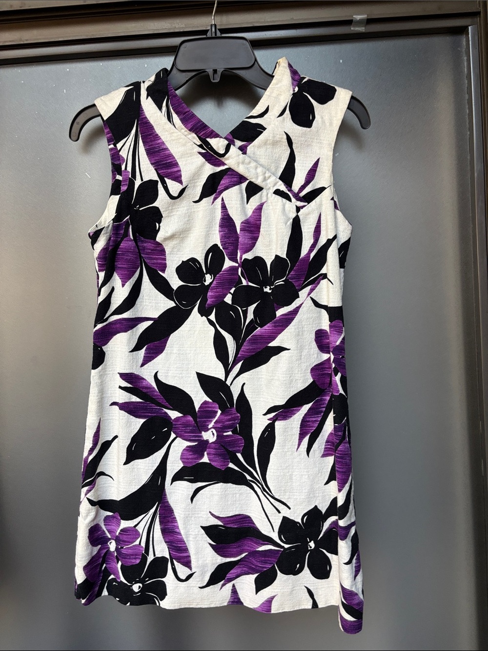 VIntage Hawaiian Darina sleeveless dress with Purple & Black Floral Print
